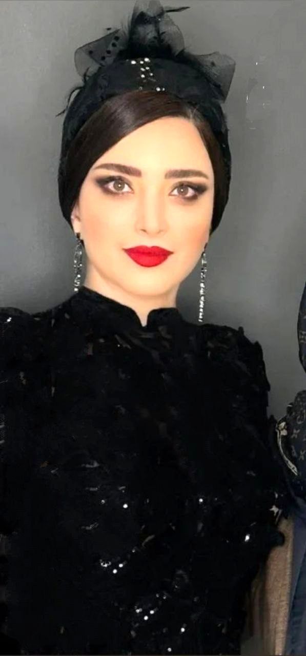 میکاپ خاص بهنوش طباطبایی با لباس مجلسی در عروسی/عکس میکاپ خاص بهنوش طباطبایی با لباس مجلسی در عروسی/عکس
