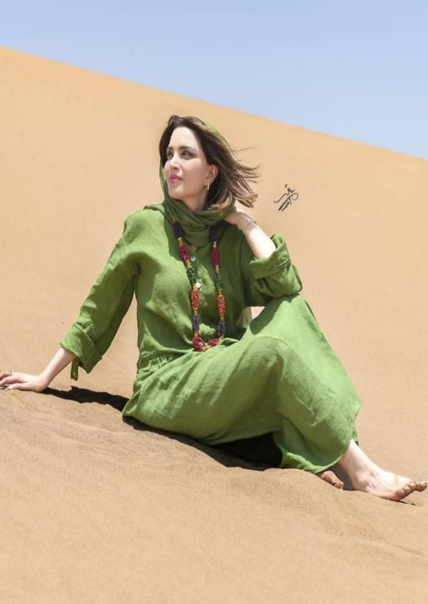 عکسهای دیده نشده از کویرنوردی بهنوش طباطبایی در یزد