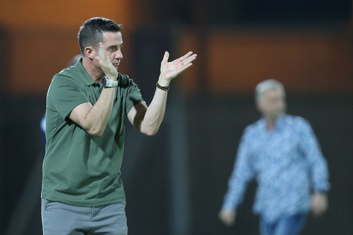 زمان بازگشت اوسمار ویرا به تهران مشخص شد زمان بازگشت اوسمار ویرا به تهران مشخص شد