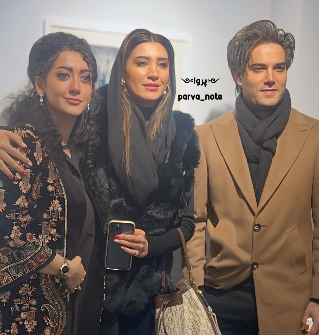 نیکی مظفری در افتتاحیه‌ی گالری «آرامه»