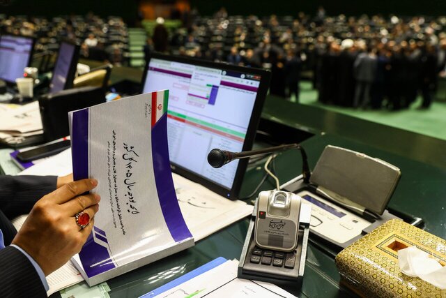 صباغیان: بخشنامه پزشکیان من‌درآوردی است!