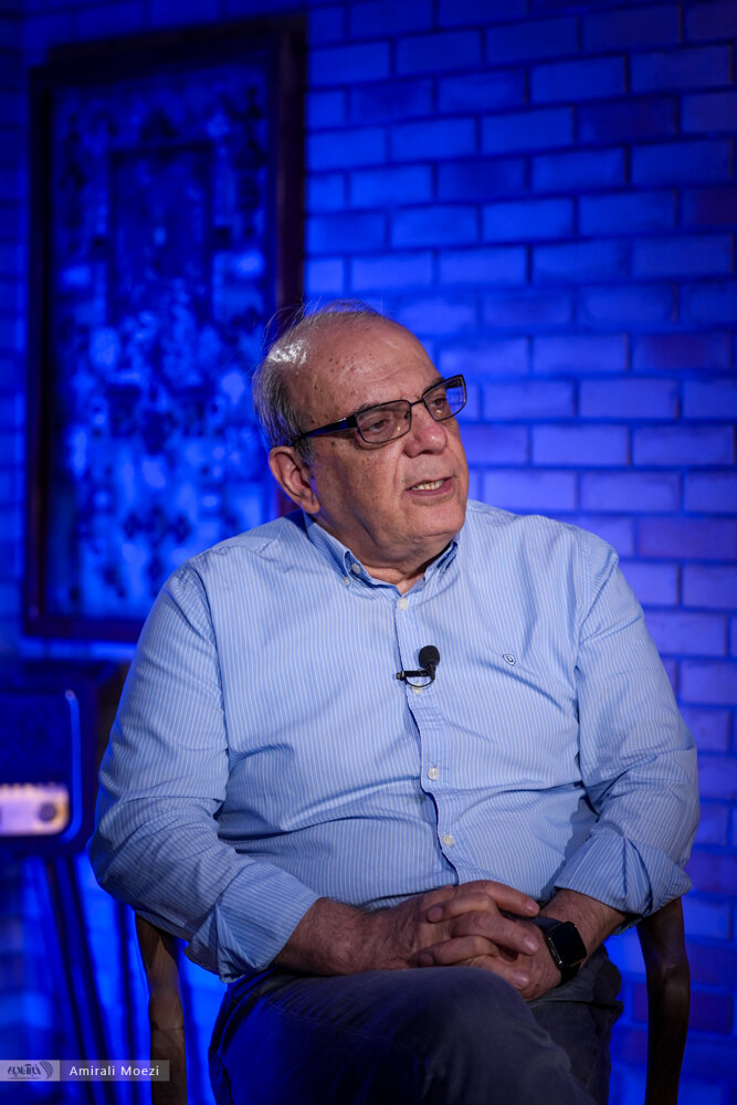 عباس عبدی: اصلاح‌ طلبان از ستیز عبور کرده‌اند/ حرف‌های هاشمی درباره انتخابات ۸۴، یک شوخی بود/ براندازی یک سیاستِ ریسکی است