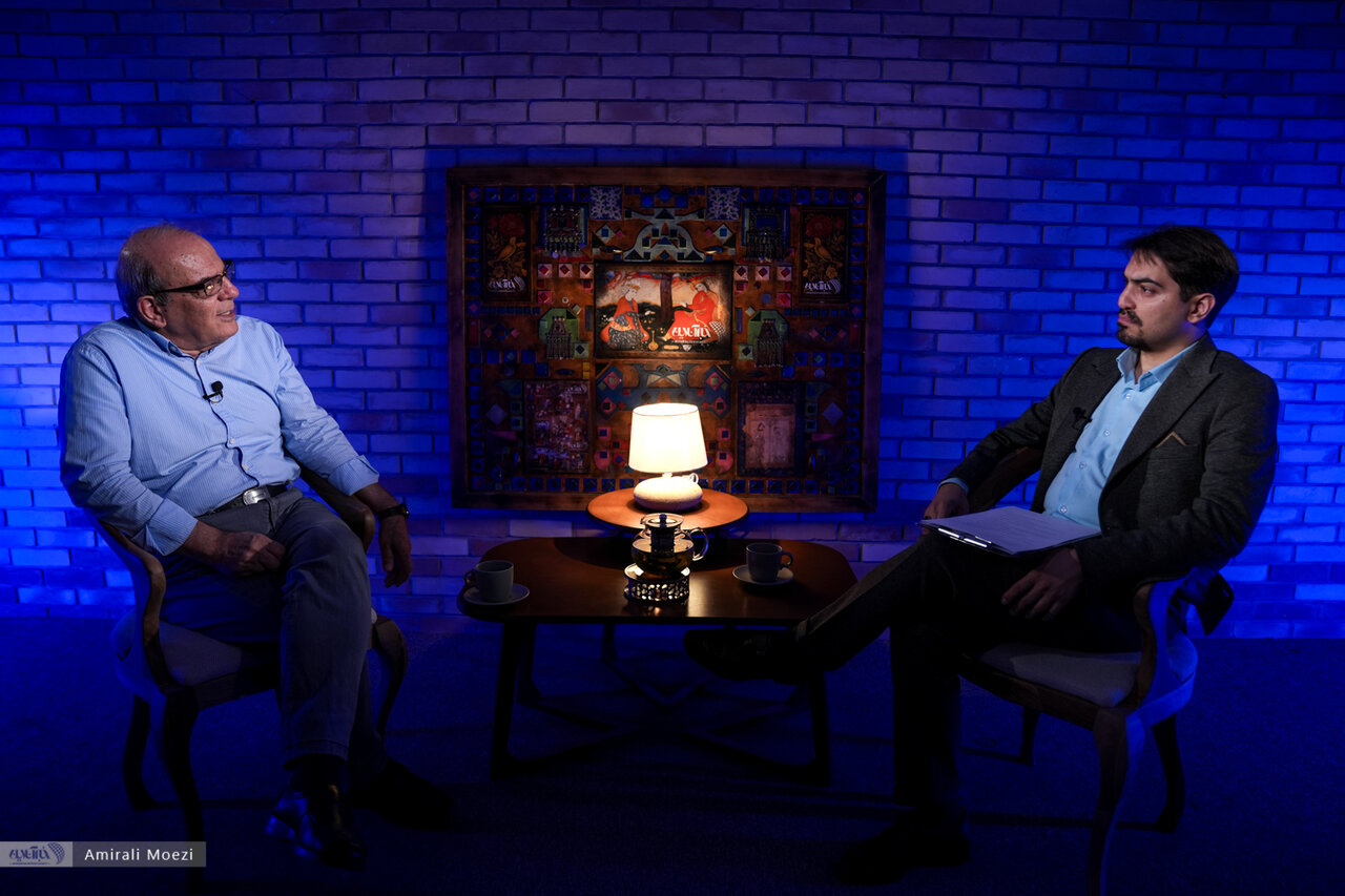 عباس عبدی: اصلاح‌ طلبان از ستیز عبور کرده‌اند/ حرف‌های هاشمی درباره انتخابات ۸۴، یک شوخی بود/ براندازی یک سیاستِ ریسکی است